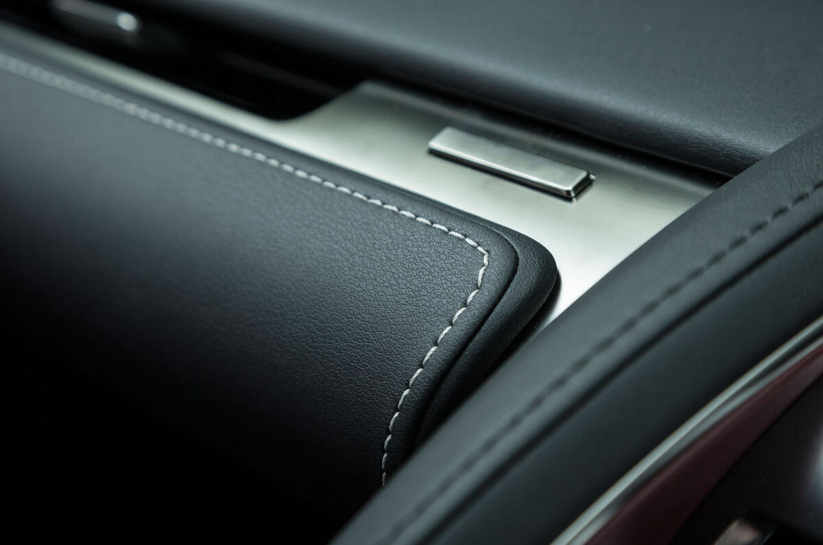 Lexus LC500 glovebox button