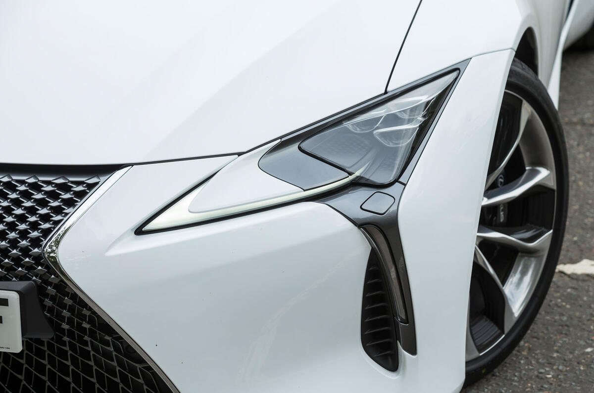 Lexus LC500 LED headlights