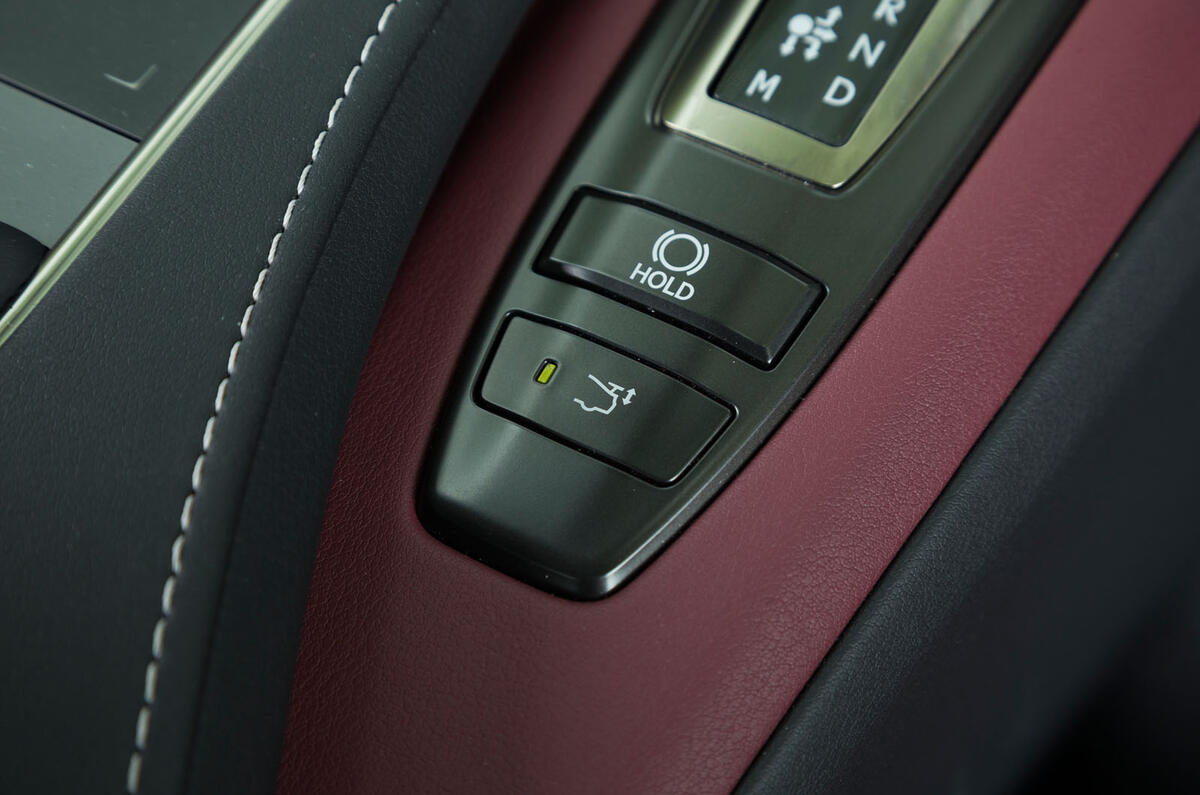 Lexus LC500 rear wing control