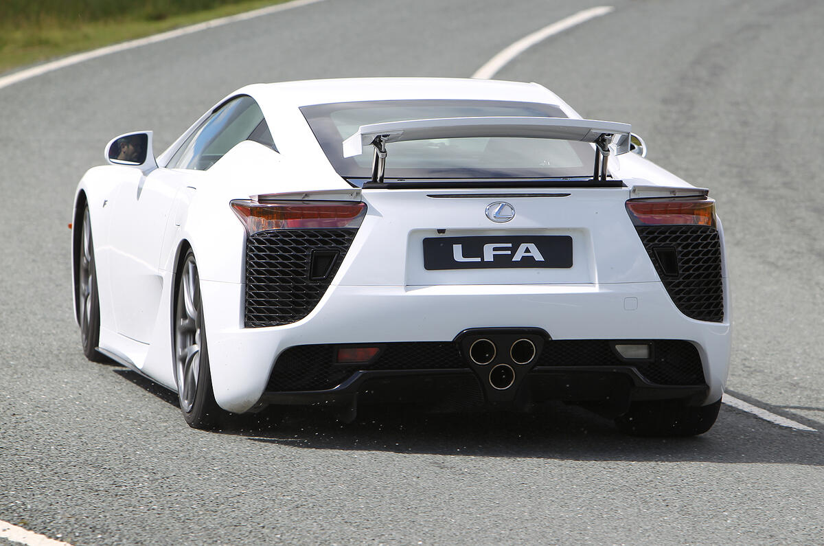 The LFA’s Bridgestone tyres were developed especially for the car Lexus LFA rear cornering