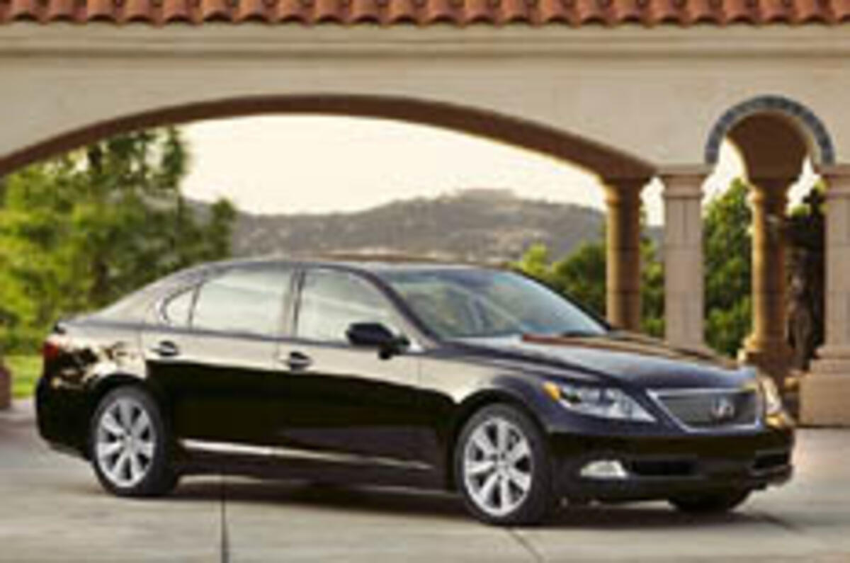 Lexus reveals hybrid luxury saloon