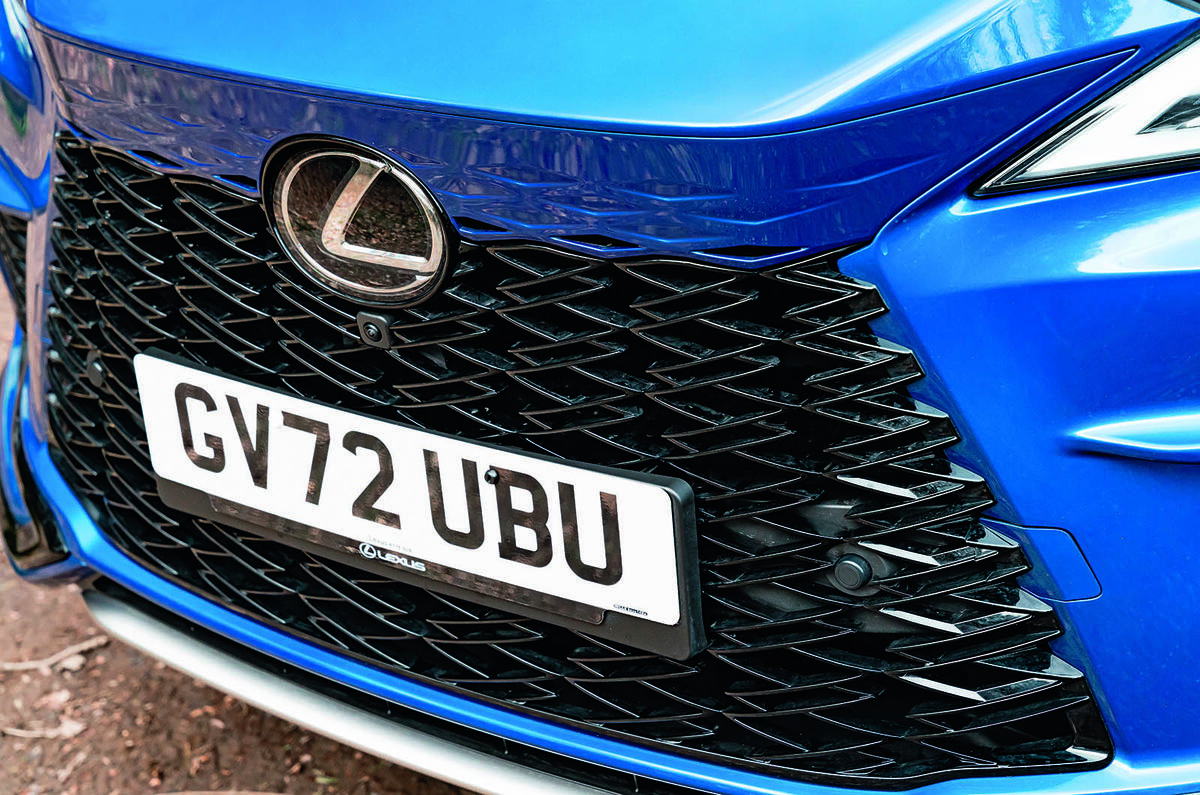 Lexus RX500h grille Lexus RX500h grille