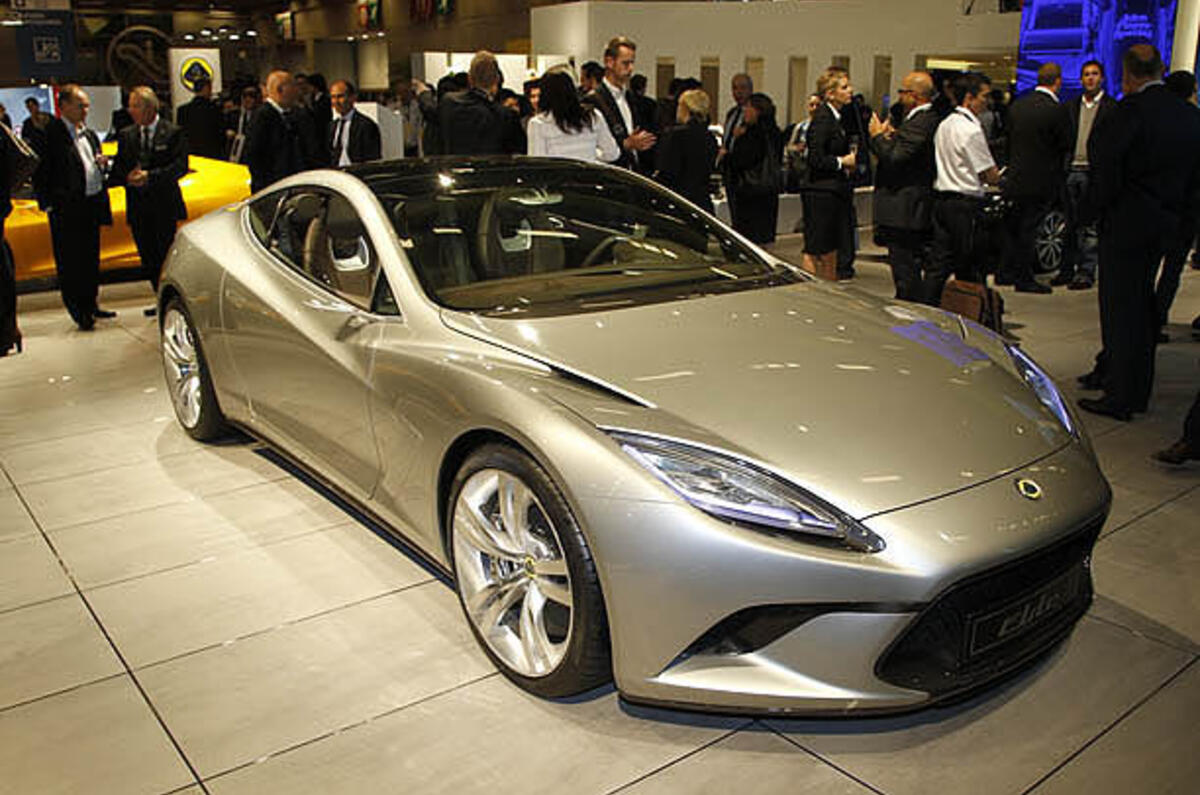 no title Lotus 'plans to build V8 engine'