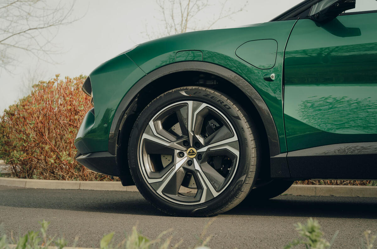 Lotus Eletre review 2025 005 wheel