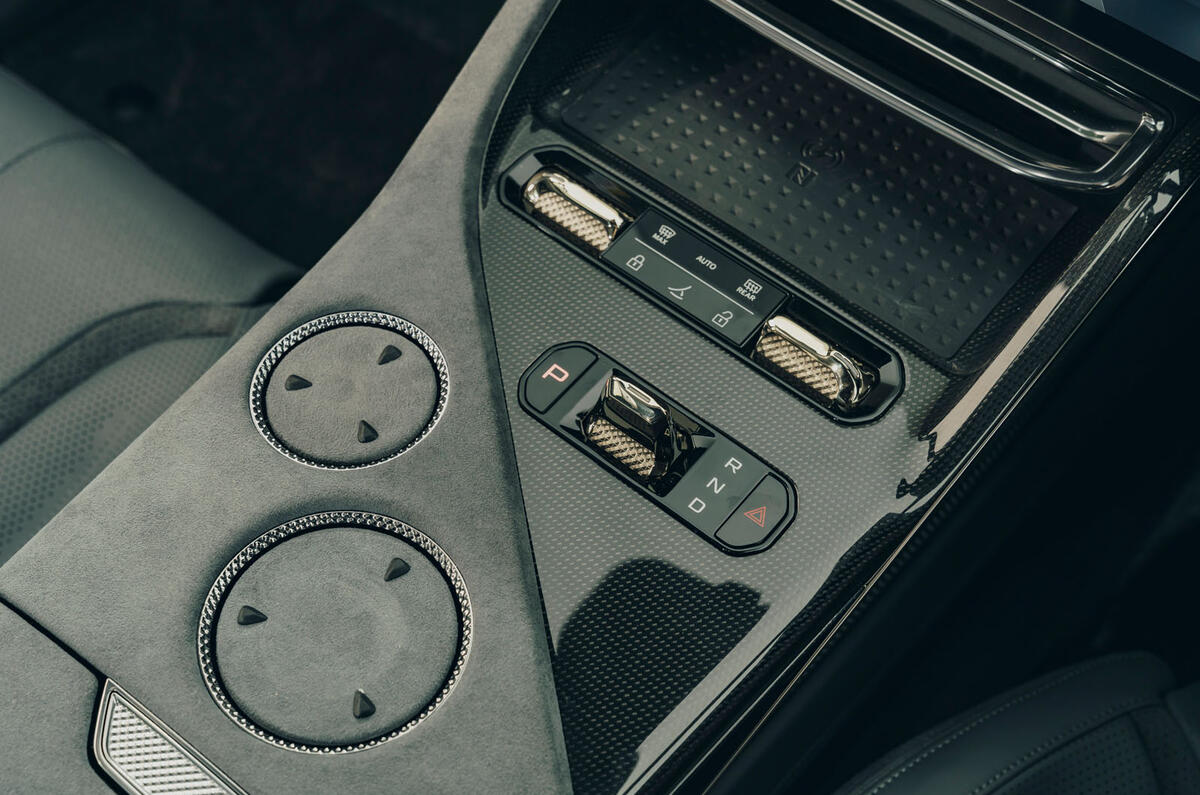 Lotus Eletre review 2025 021 centre console