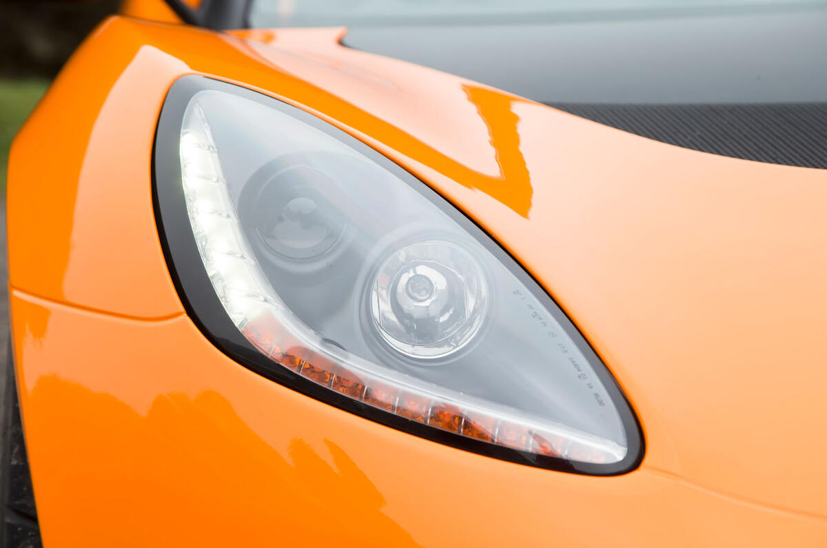 Lotus Elise Cup 250 headlight