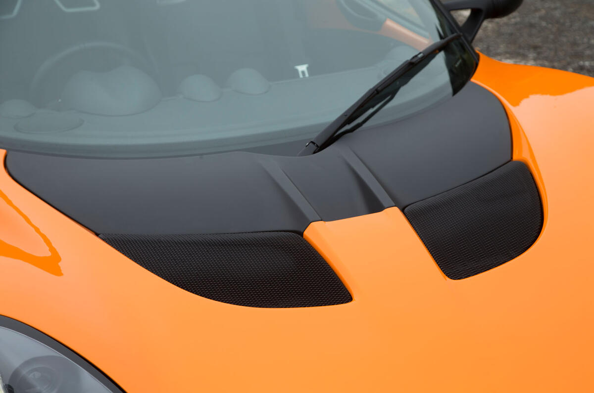 Lotus Elise Cup 250 bonnet vents