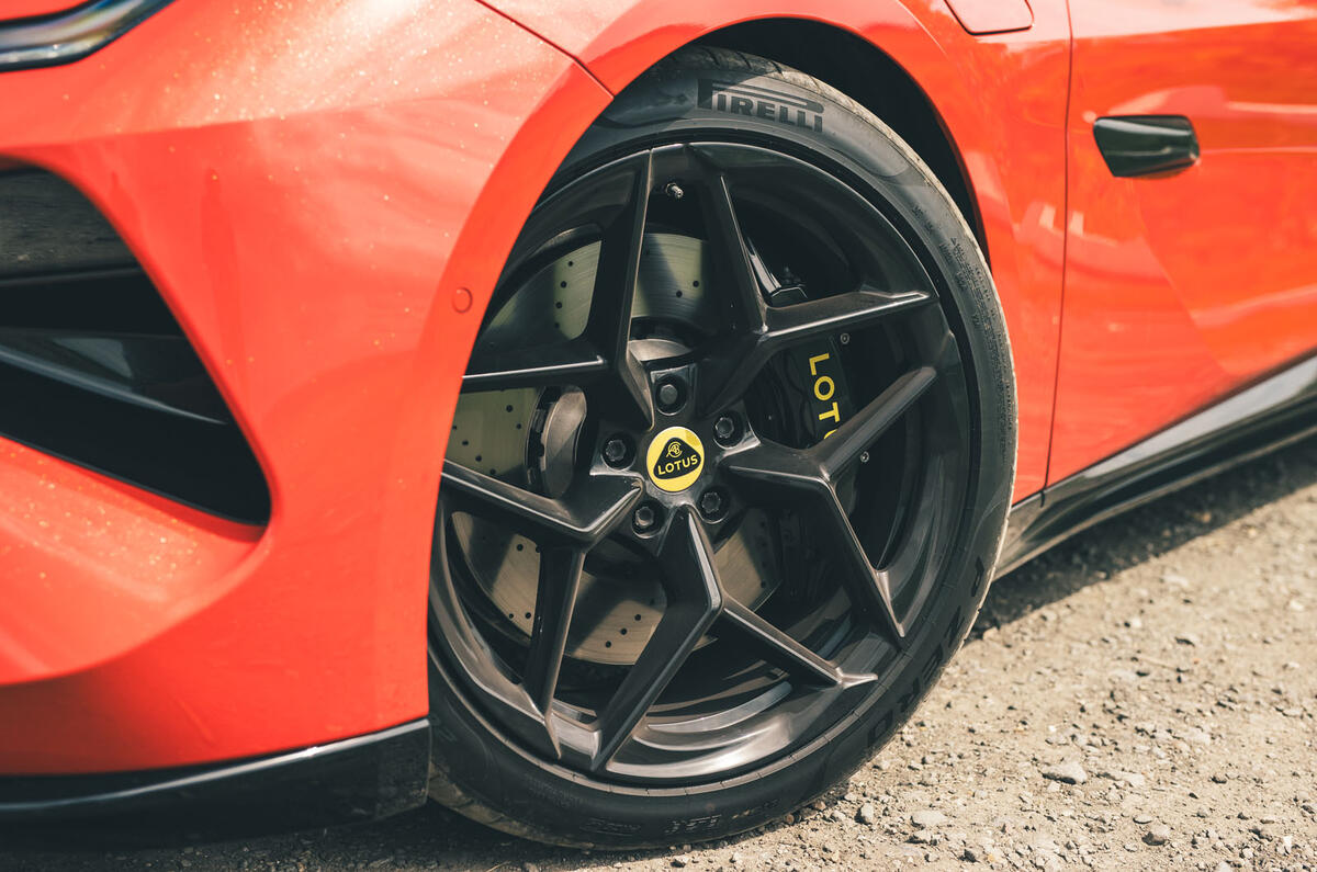 Lotus Emeya avis 2025 04 roue