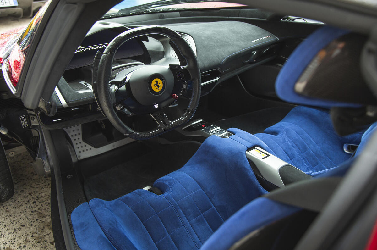 LUC Ferrari Daytona SP3 2022 0107 1600x1067 2015a52b c6c6 40f2 aaa6 bff385fa5aa0