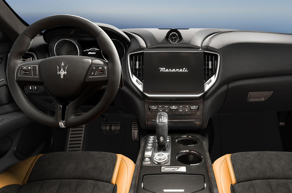 `maserati Ghibli 334 Ultima  eview 2023 06 interior `maserati Ghibli 334 Ultima  eview 2023 06 interior