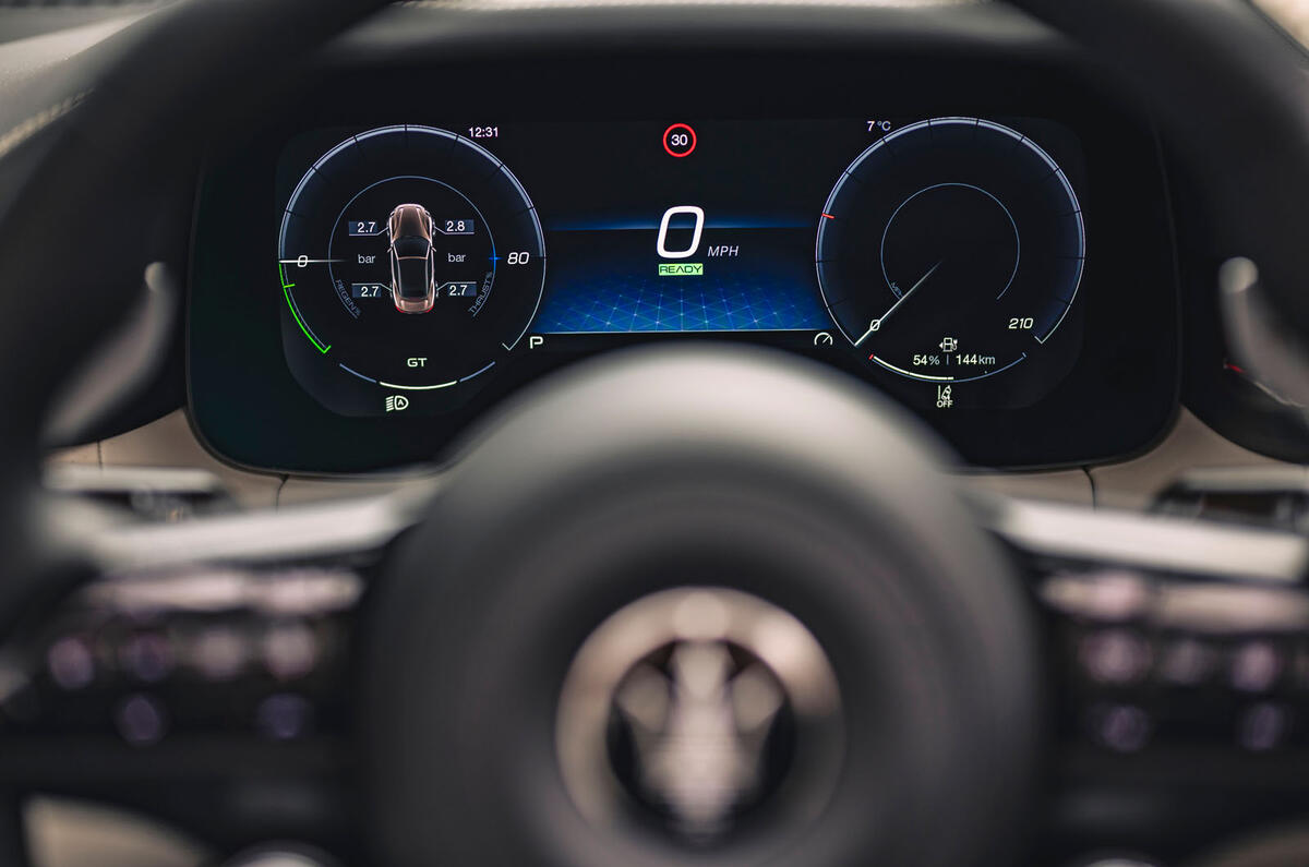 Maserati grancabrio folgore 2025 Review dials 021 Maserati grancabrio folgore 2025 Review dials 021