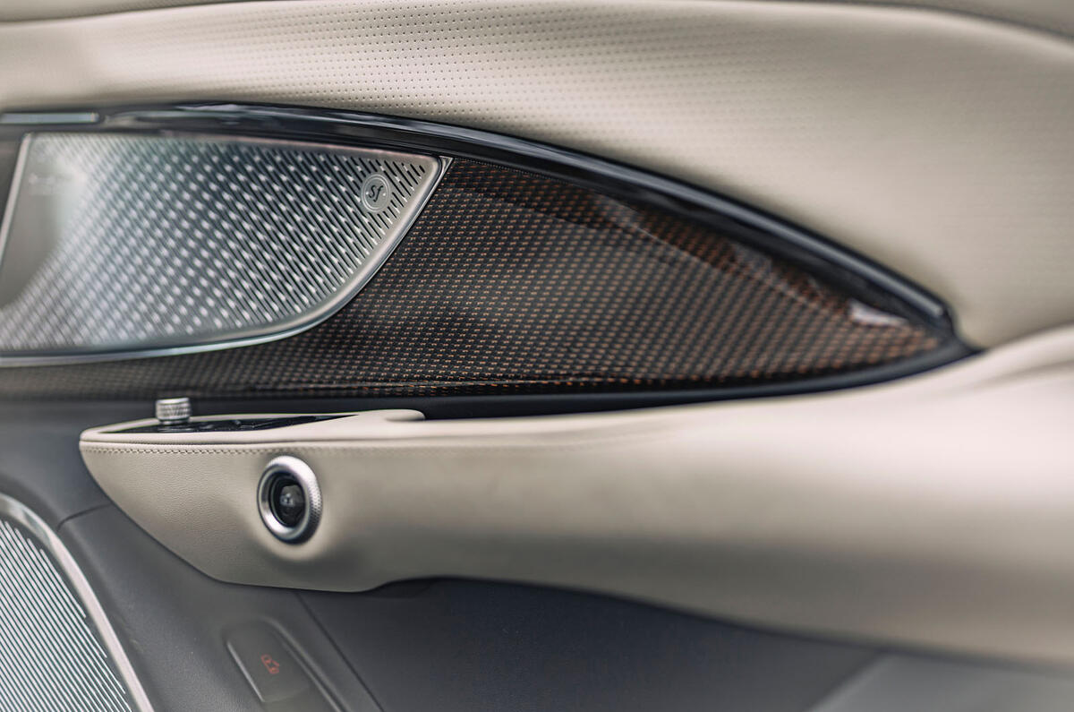 Maserati grancabrio folgore 2025 Review door trim detail 017 Maserati grancabrio folgore 2025 Review door trim detail 017