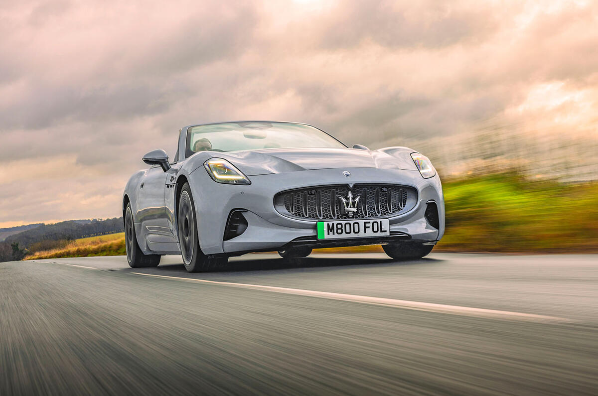 Maserati grancabrio folgore 2025 Review front tracking 007 Maserati grancabrio folgore 2025 Review front tracking 007