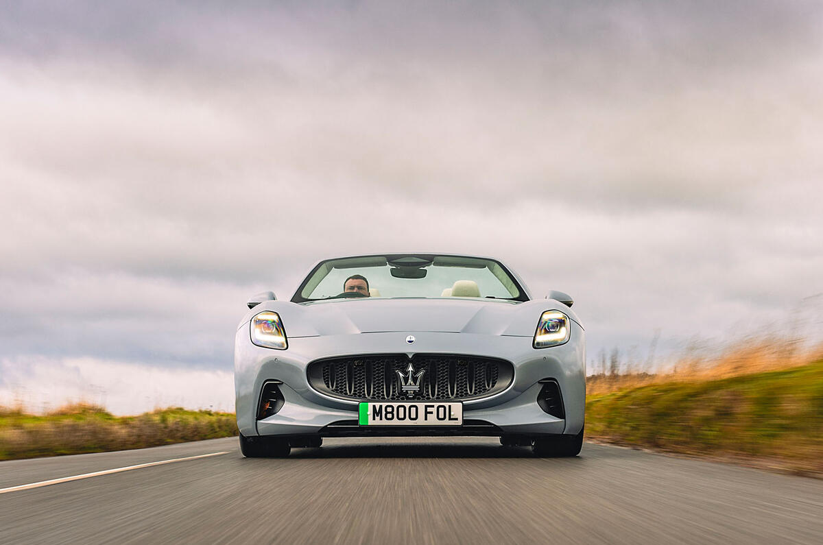 Maserati grancabrio folgore 2025 Review front tracking head on 003 Maserati grancabrio folgore 2025 Review front tracking head on 003