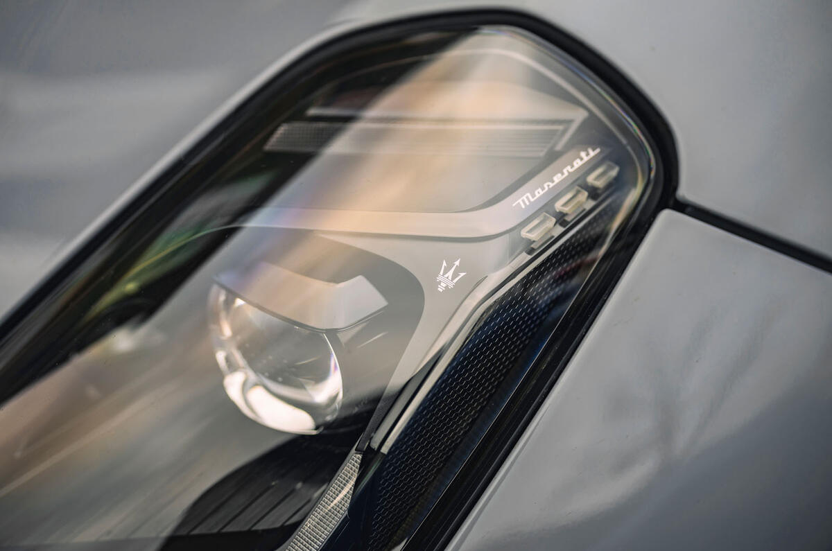 Maserati grancabrio folgore 2025 Review headlight 030 Maserati grancabrio folgore 2025 Review headlight 030