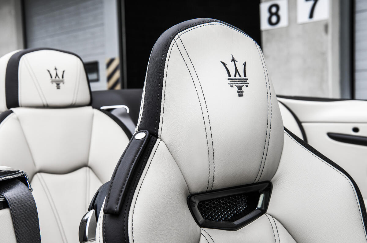 Maserati GranCabrio headrests