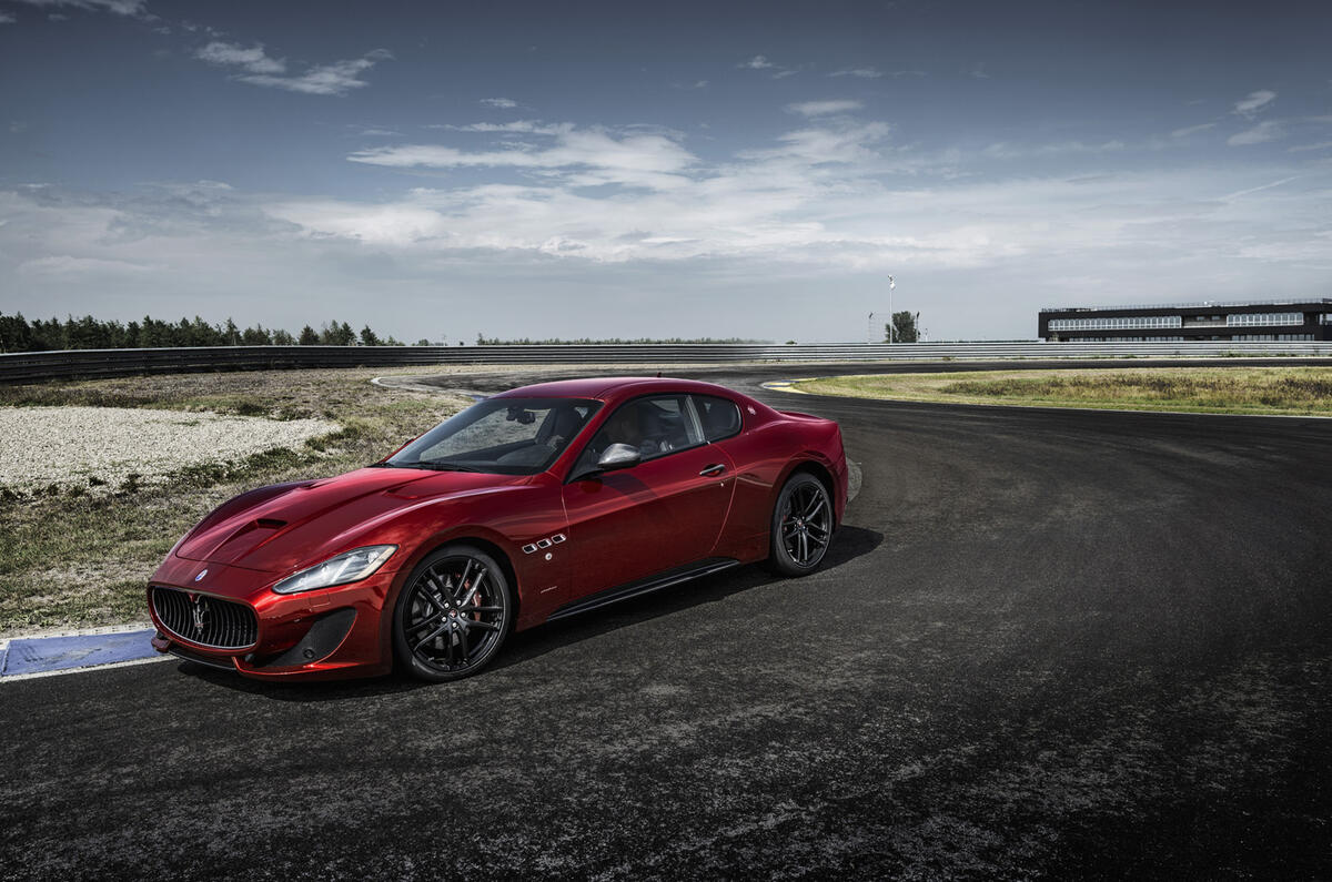 Maserati GranTurismo cornering