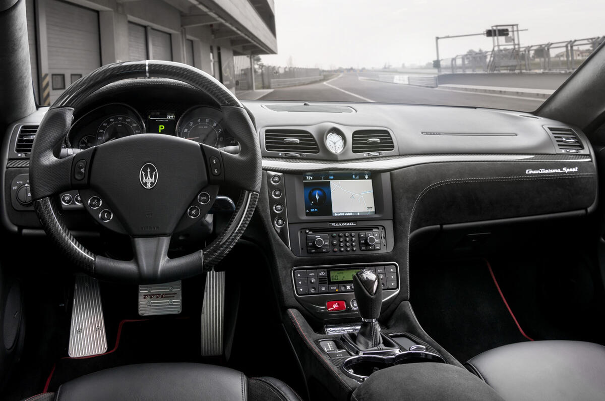Maserati GranTurismo dashboard