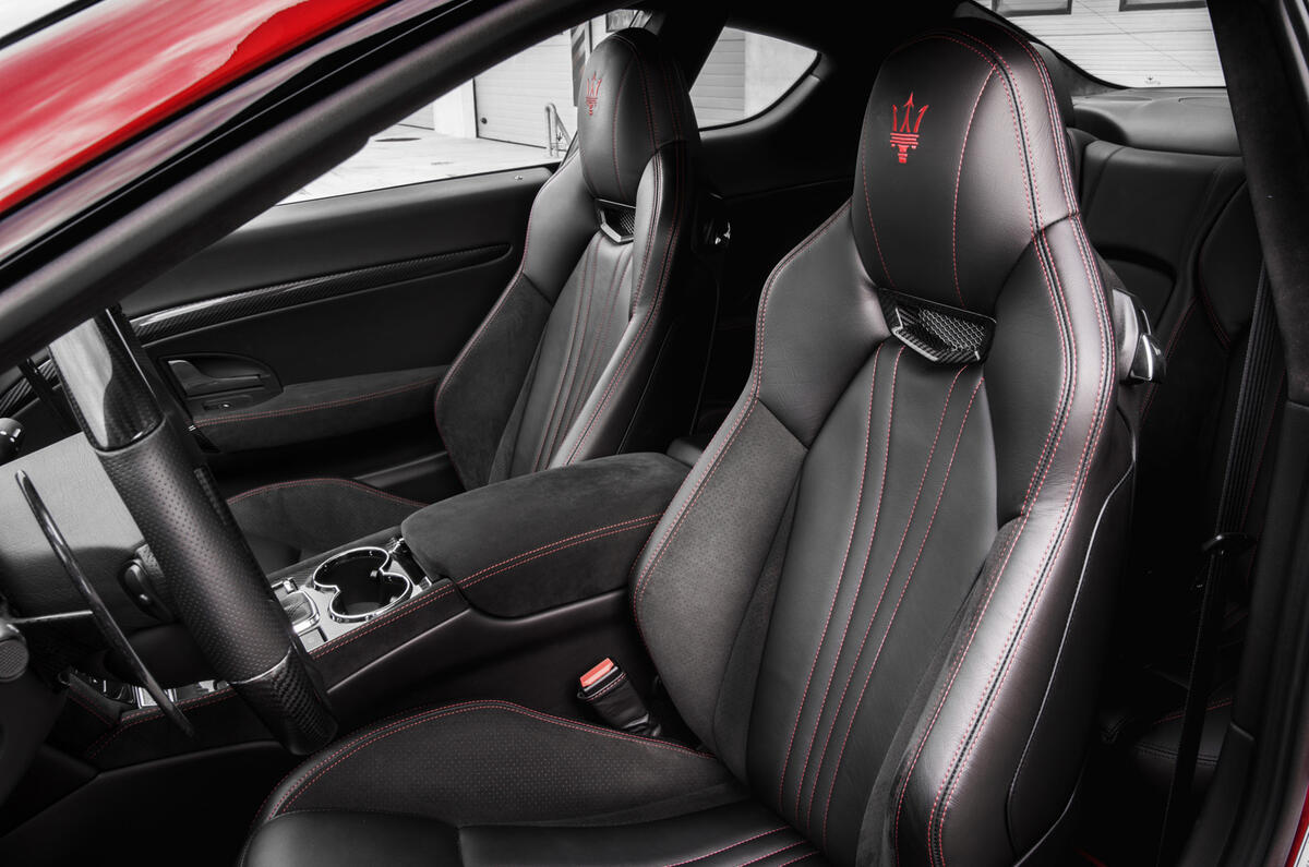 Maserati GranTurismo interior
