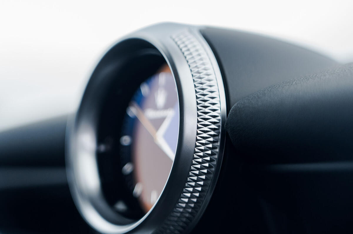 Maserati Grecale Folgore 2025 Review clock 981