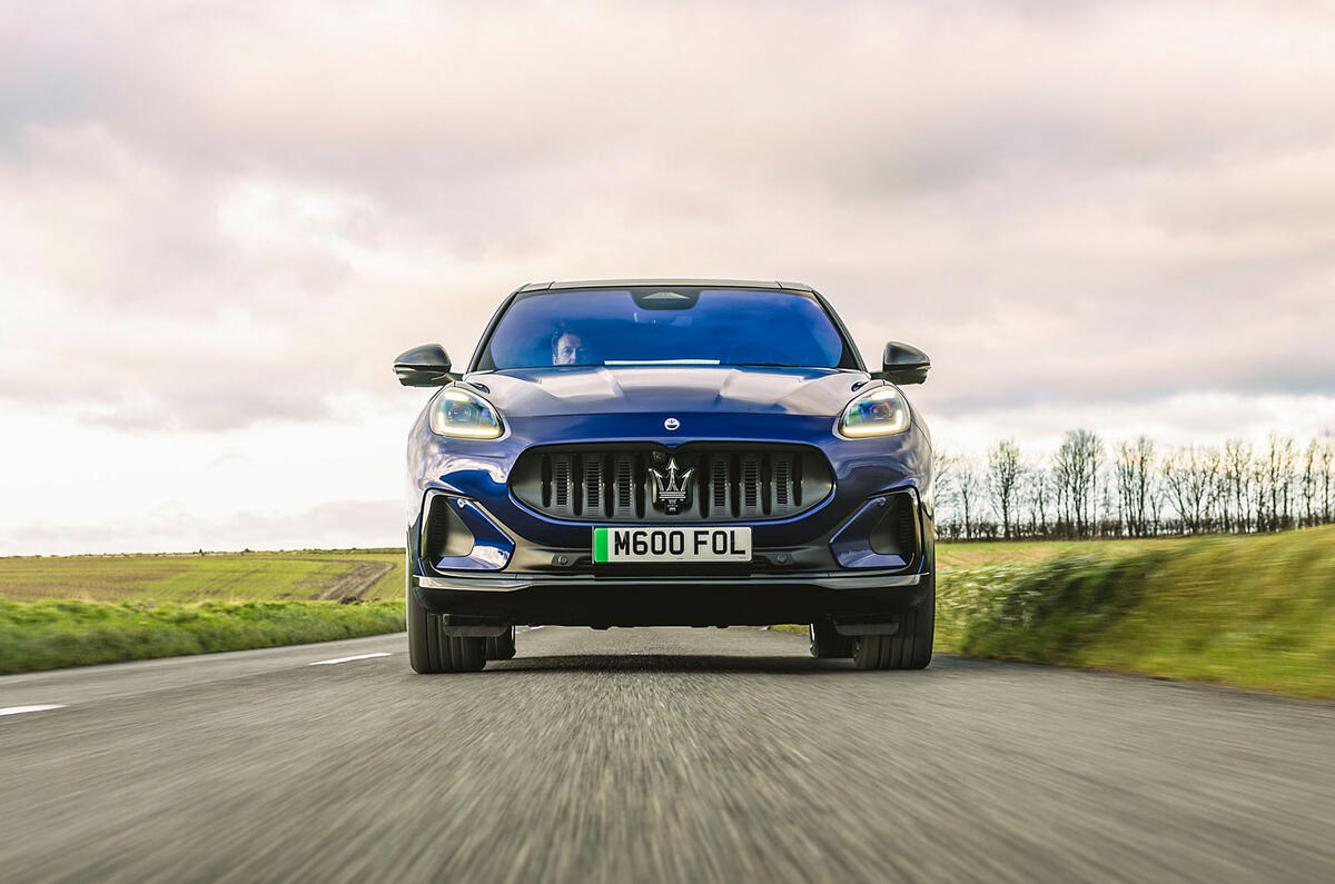 Maserati Grecale Folgore 2025 Review front tracking 006