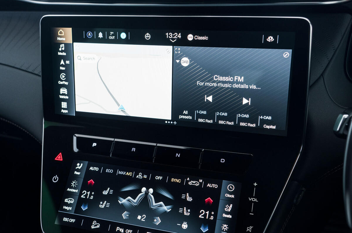 Maserati Grecale Folgore 2025 Review infotainment 101