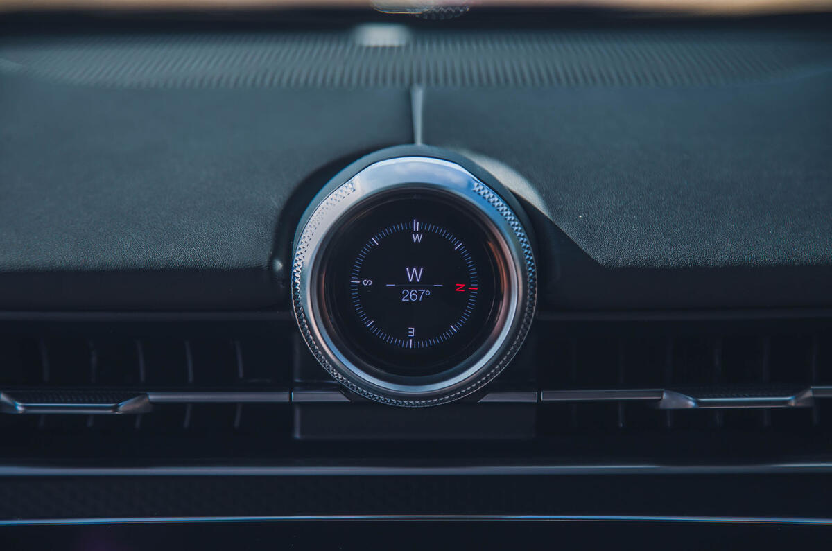 maserati grecale trofeo review 2023 016 digital clock