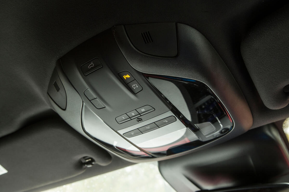 Maserati Levante roof switchgear