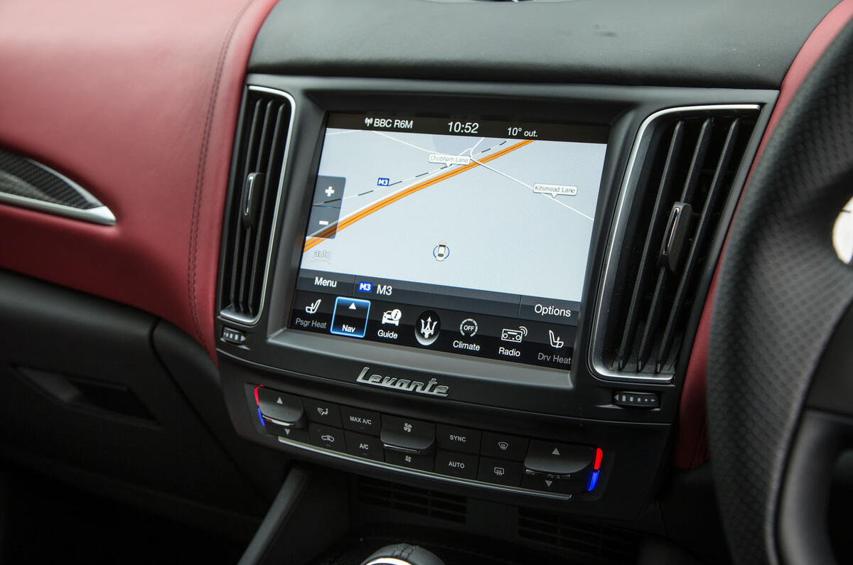 Maserati Levante centre console