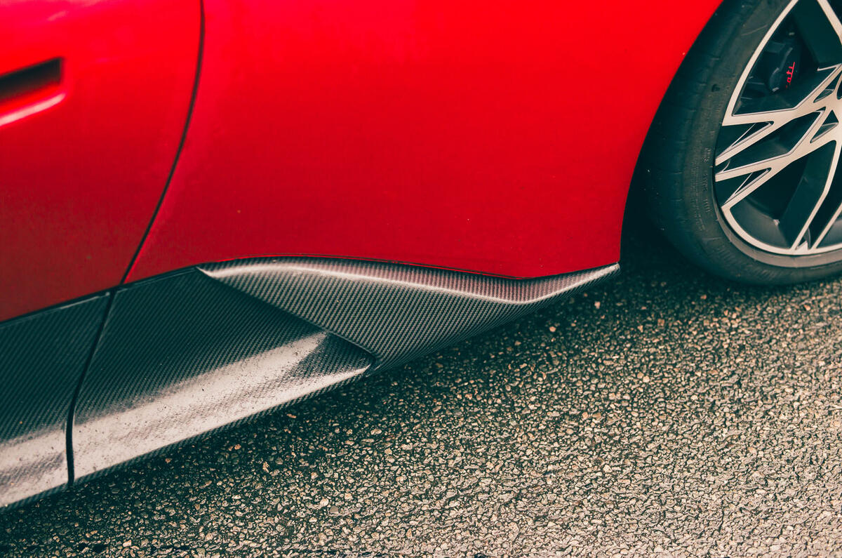 Maserati MC20 Celio review 2024 07 carbon sill