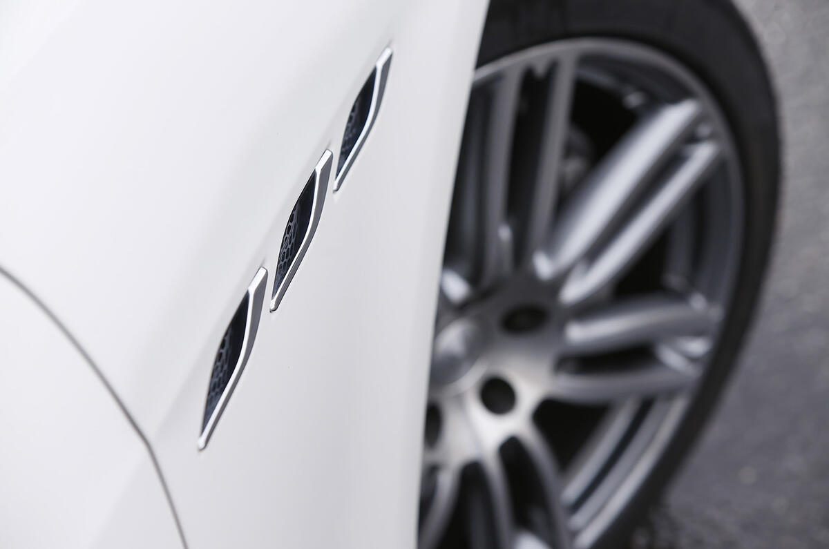 Maserati Ghibli Brembo brake discs