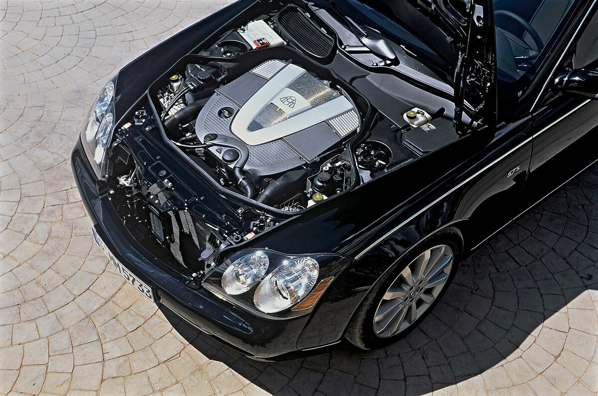 Maybach 57 engine bay