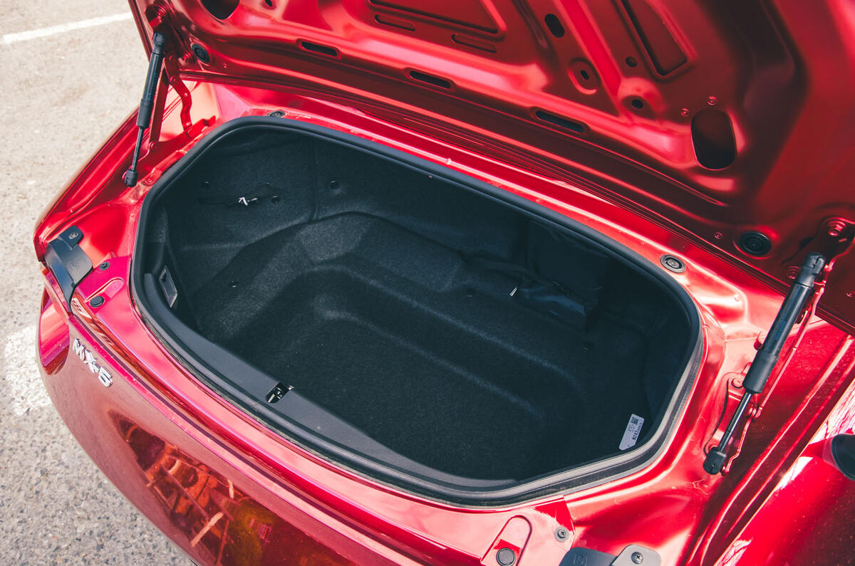 Mazda MX 5 2026 015