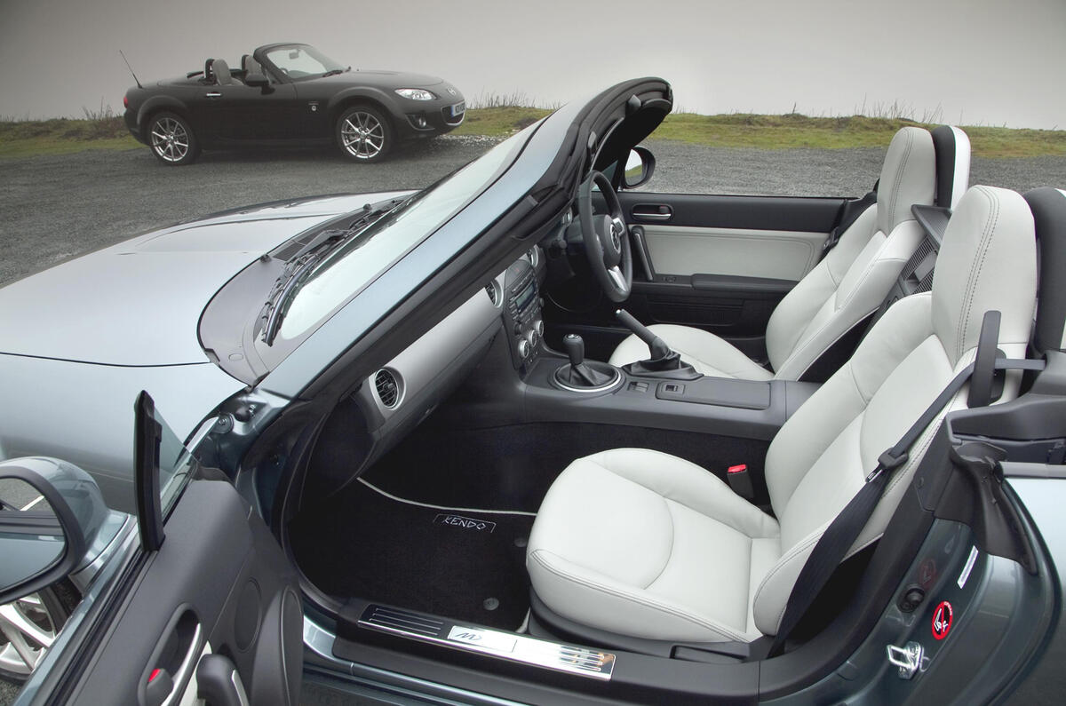 Mazda MX-5 stays rear-wheel drive