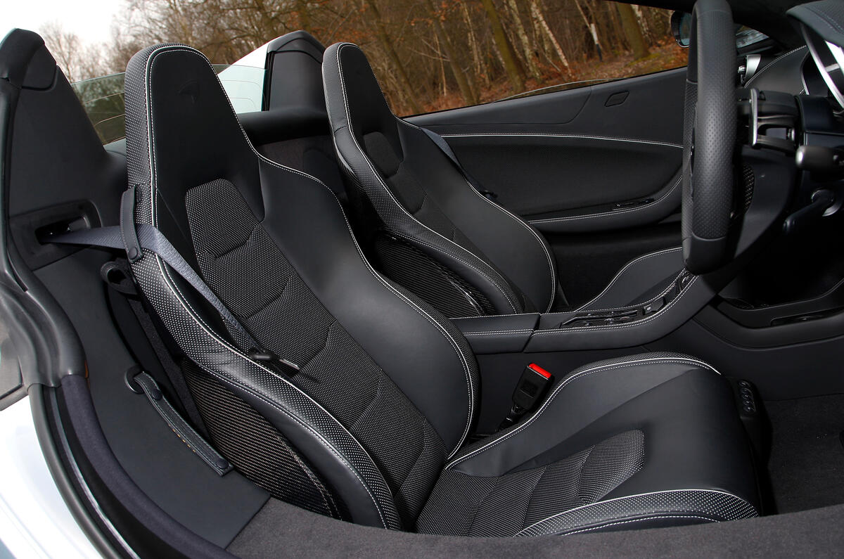 McLaren 12C Spider sport seats