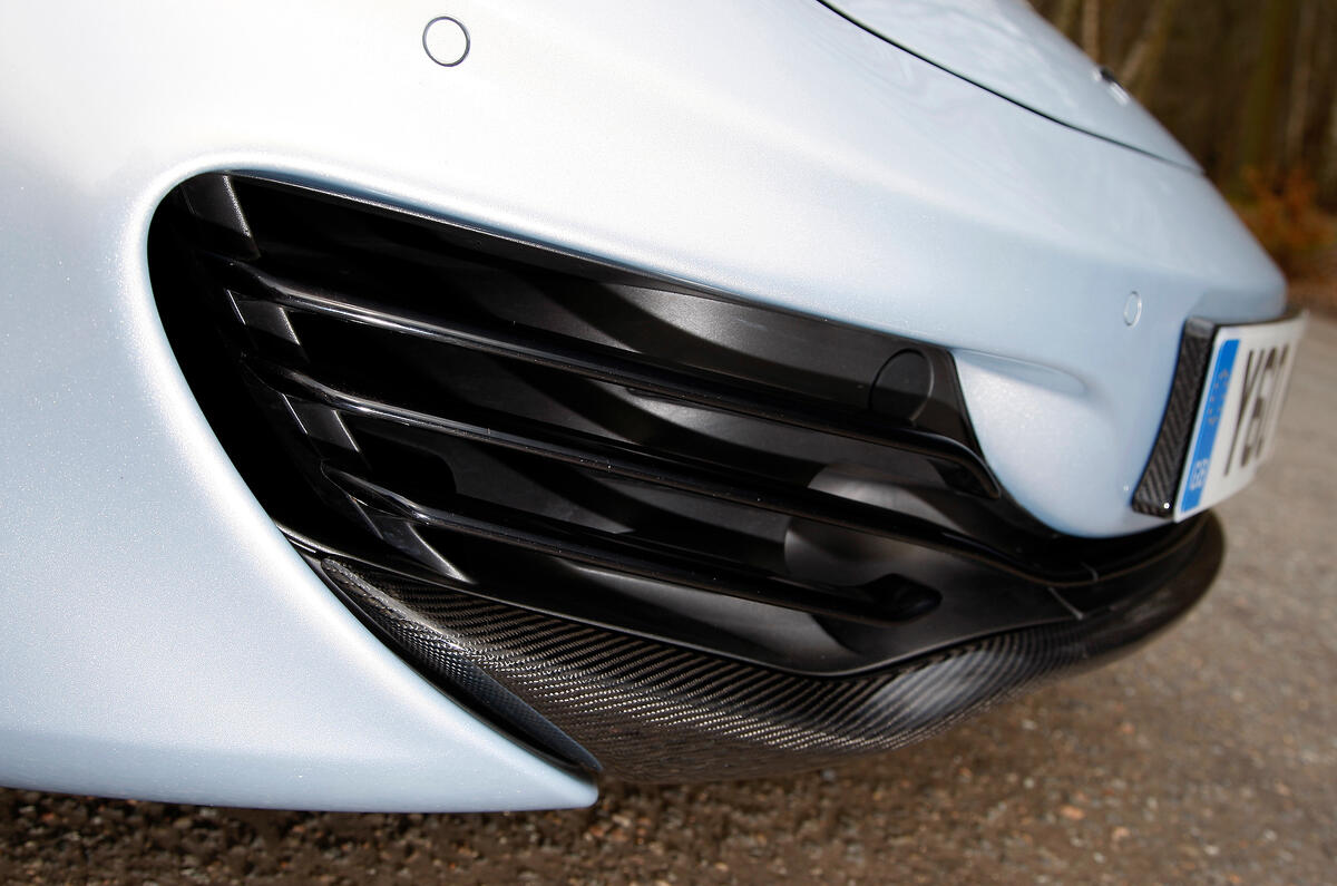 McLaren 12C Spider front splitter