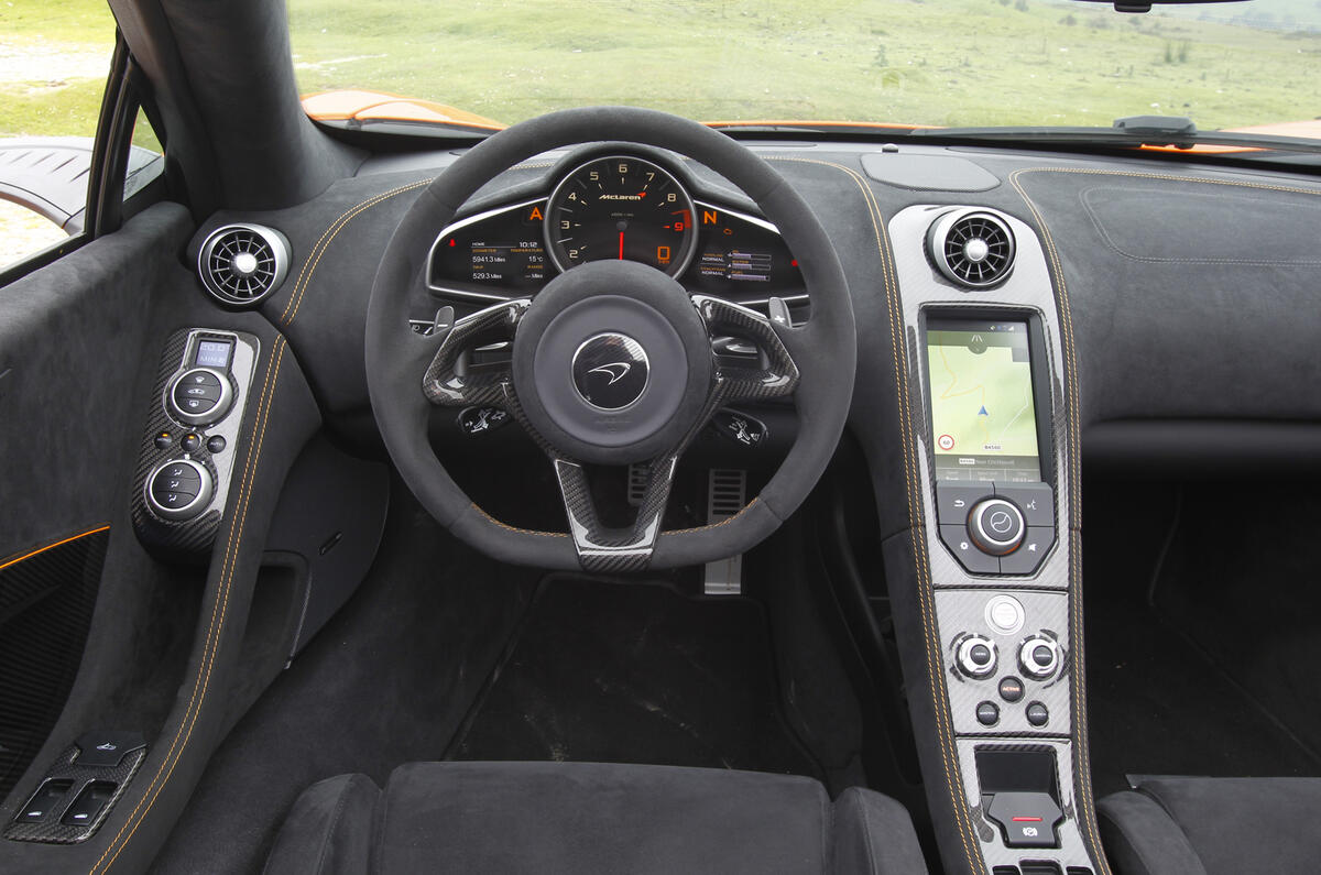 McLaren 650S Spider dashboard
