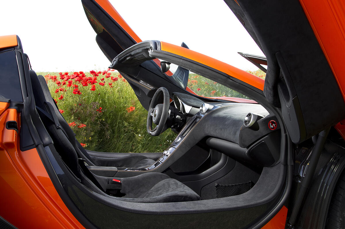 Supercar shootout - Ferrari 458 Speciale versus McLaren 650S