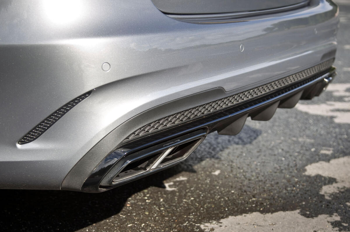 Mercedes-AMG E 63 quad exhausts