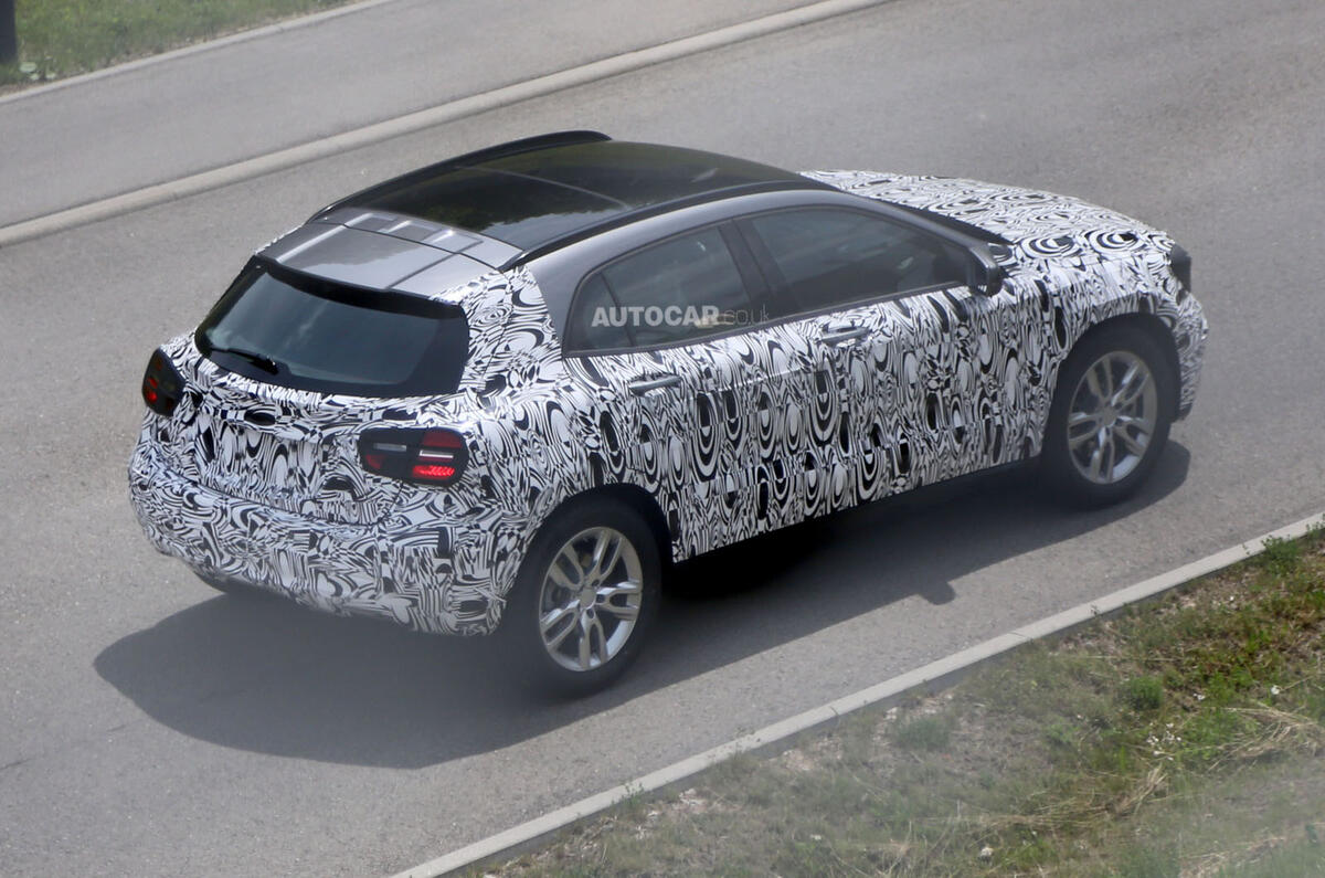 no title 2014 Mercedes-Benz GLA - latest spy shots