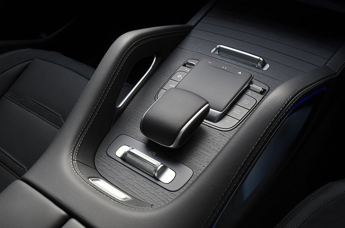 Merc GLE 53 AMG Turbo Hybrid 2025 Review drive selector 8190