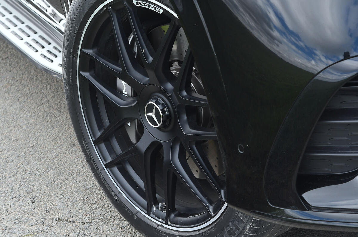 Merc GLE 53 AMG Turbo Hybrid 2025 Review wheel 8195