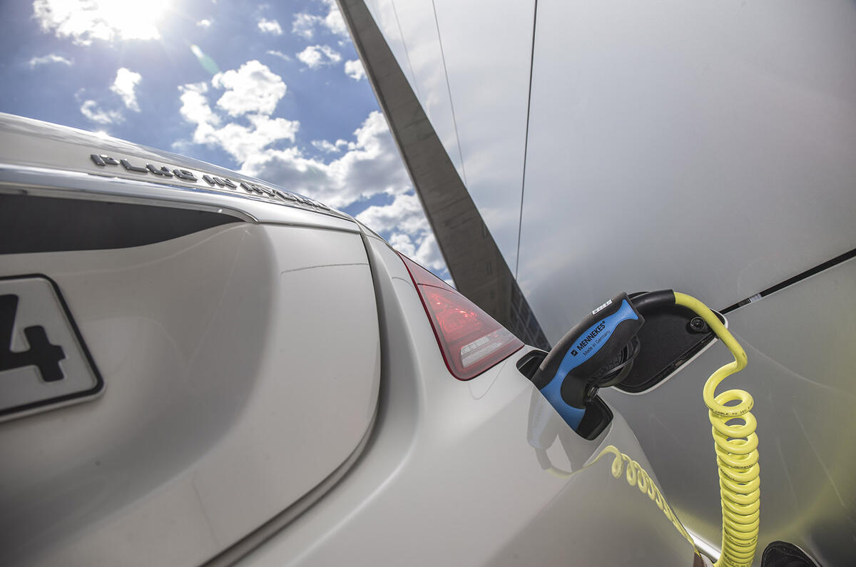 Mercedes confirms S500 hybrid is coming to the UK