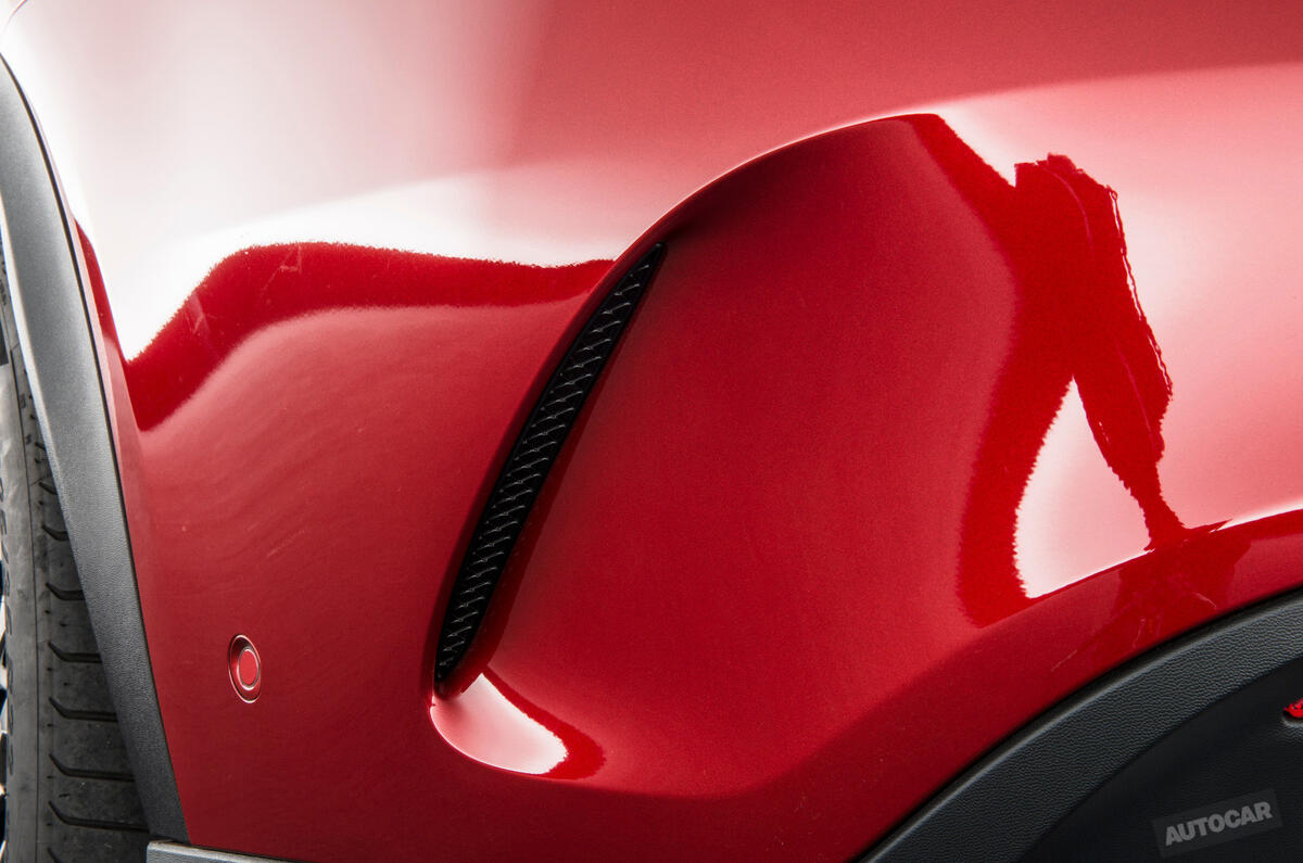 Mercedes-Benz GLE revealed ahead of summer 2015 launch