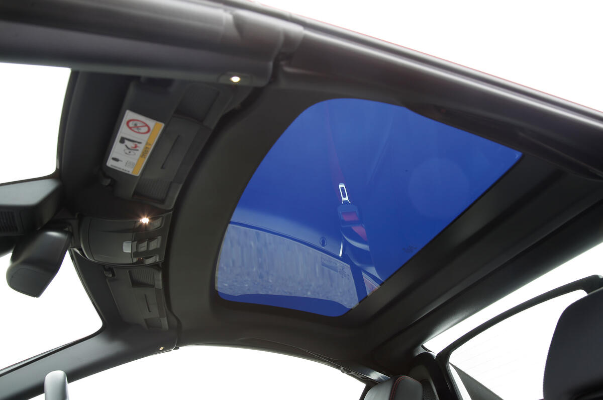 Mercedes-AMG SLC 43 magic sunroof