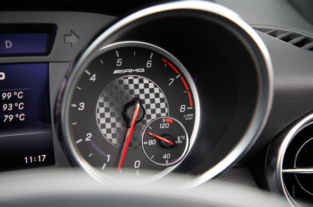 Mercedes-AMG SLC 43 speedo