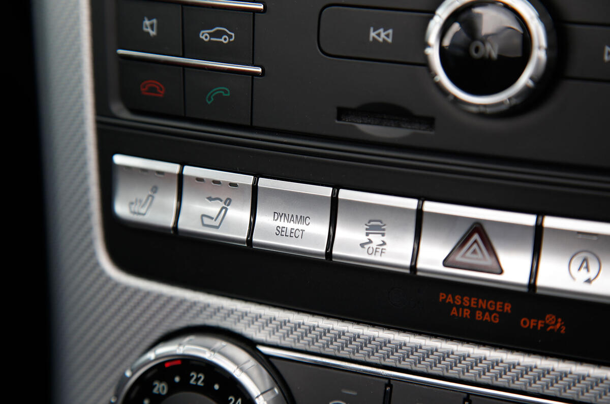 Mercedes-AMG SLC 43 centre console