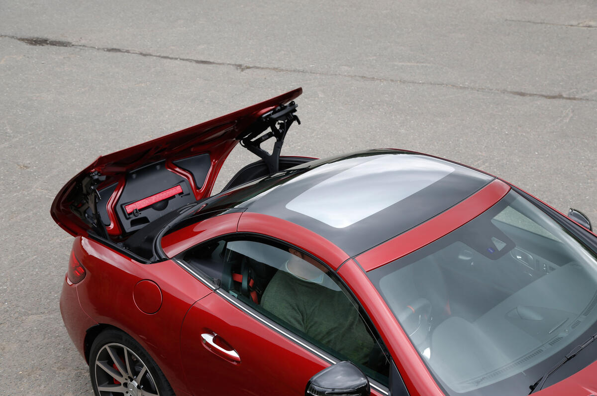Mercedes-AMG SLC 43 roof opening
