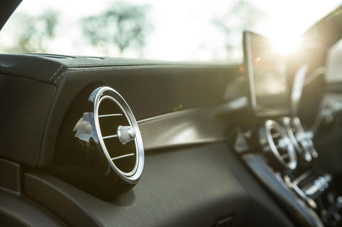 Mercedes-AMG C 63 Cabriolet air vents