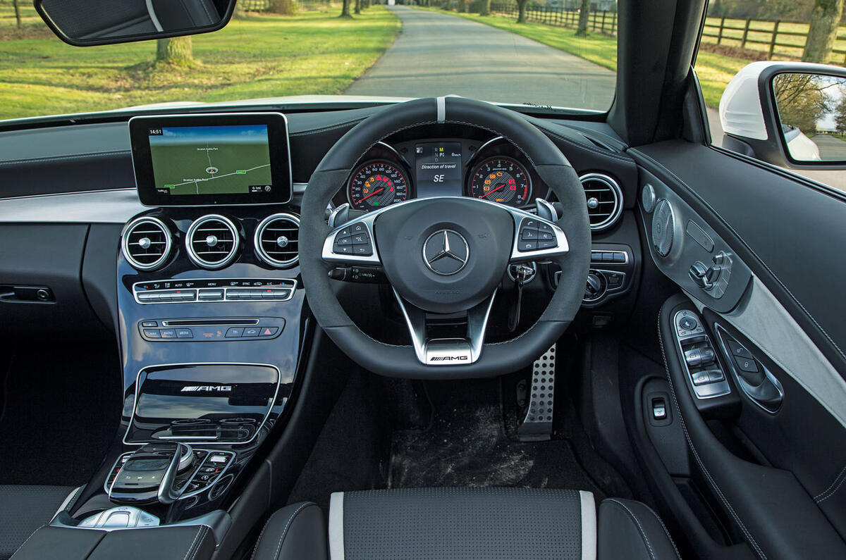 Mercedes-AMG C 63 Cabriolet dashboard